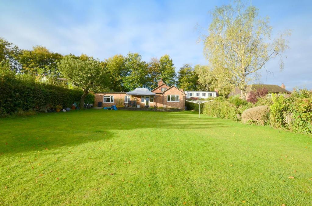 Shere Road, West Horsley, KT24 4 bed detached bungalow £1,000,000