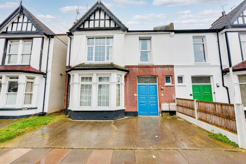 52a Cotswold Road, Westcliff-on-sea, SS0 8AB