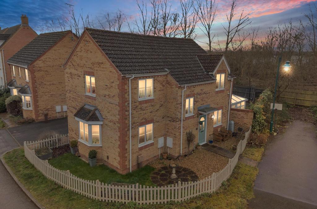 County Road, Hampton Vale, PE7 4 bed detached house £360,000