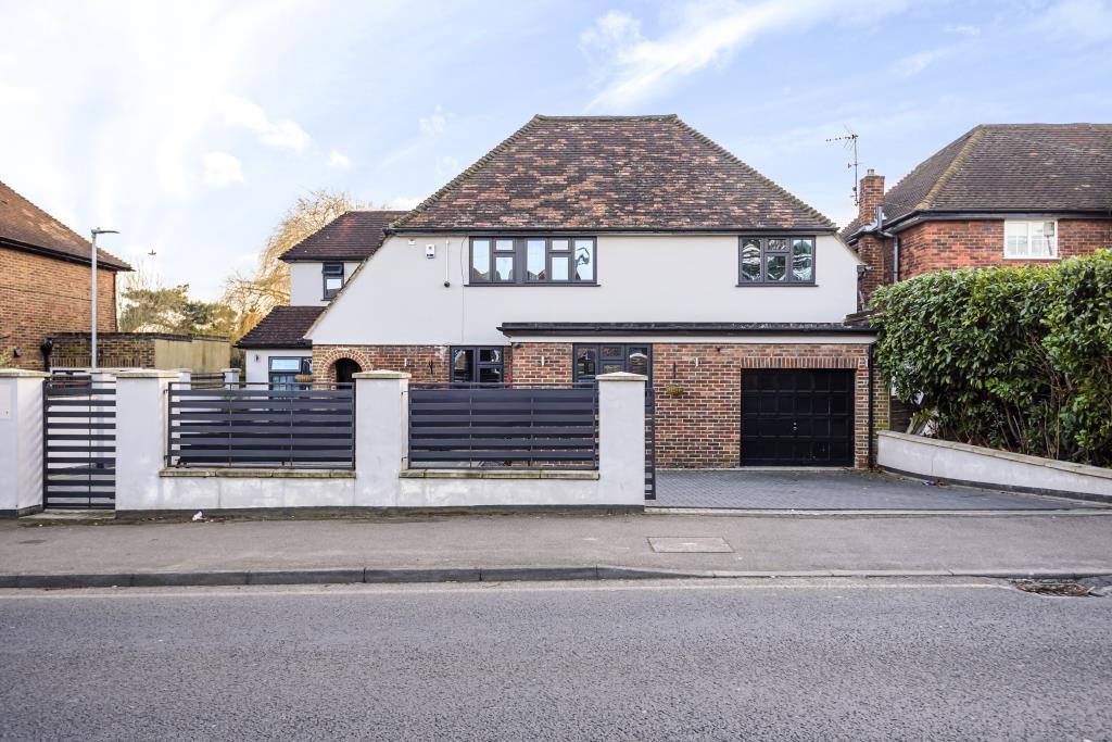 Kingsend, Ruislip, HA4 4 bed detached house £1,550,000