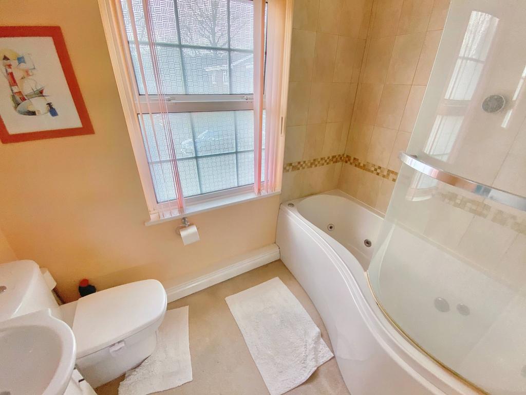 En suite bathroom
