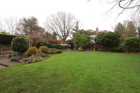 64 The Green, Epsom, KT17 3JJ