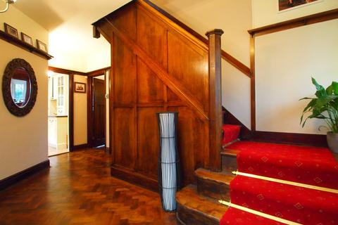 64 The Green, Epsom, KT17 3JJ