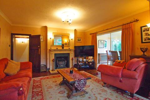 64 The Green, Epsom, KT17 3JJ