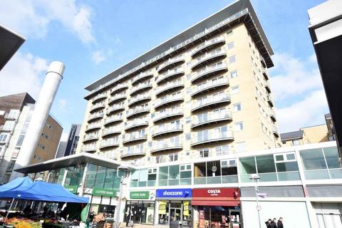 1 bedroom flat for sale, Hamlyn House, Feltham, Middlesex, TW13