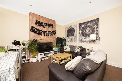 8 Thornville Avenue, Leeds, LS6 1JS