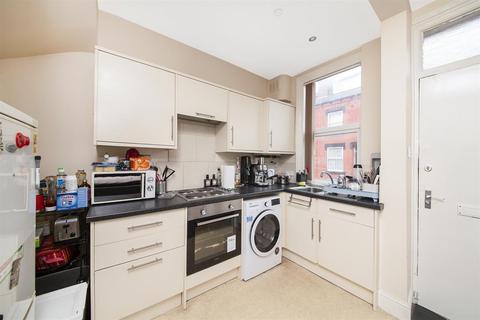 8 Thornville Avenue, Leeds, LS6 1JS