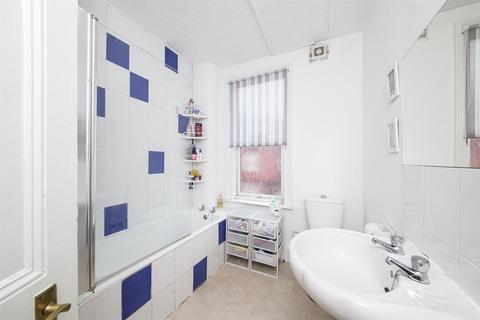 8 Thornville Avenue, Leeds, LS6 1JS