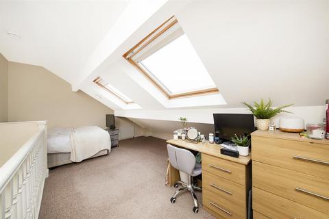 8 Thornville Avenue, Leeds, LS6 1JS