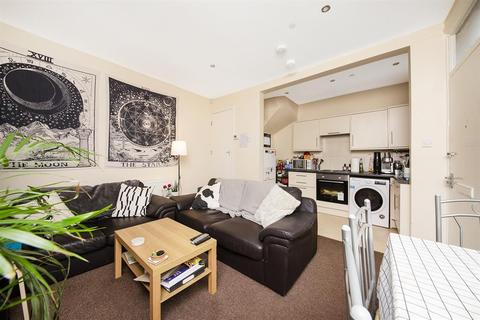8 Thornville Avenue, Leeds, LS6 1JS