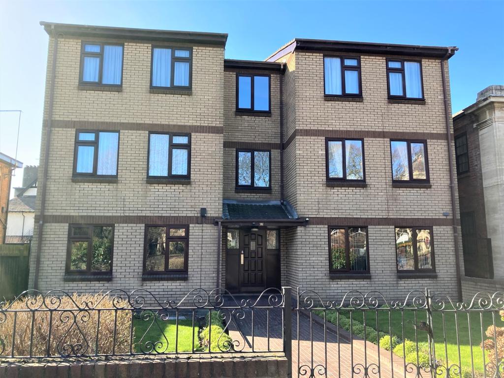 4 Alexandra Court