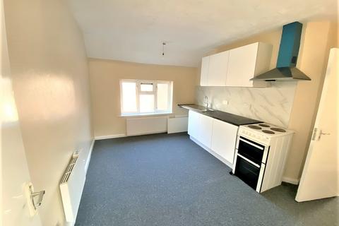 2 bedroom flat to rent, 2 Bedroom Flat To Let - HP12