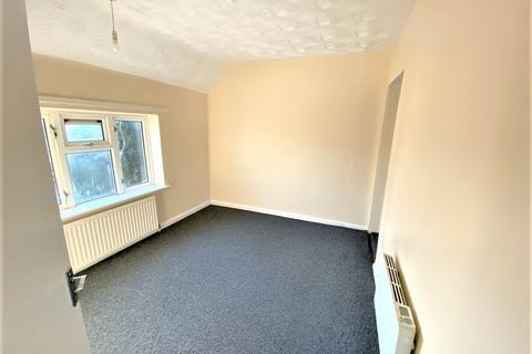 2 bedroom flat to rent, 2 Bedroom Flat To Let - HP12