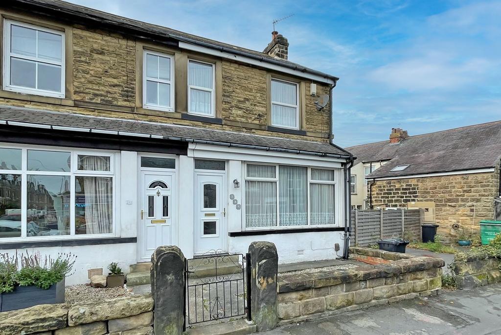 King Edwards Drive, Harrogate, HG1 3 bed terraced house £235,000