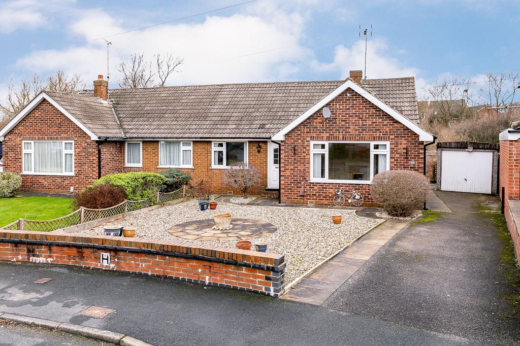 Olive Walk, Harrogate, HG1 2 bed semidetached house £250,000