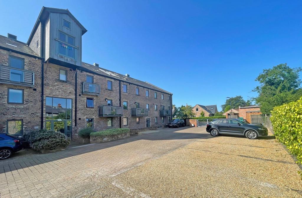 Waterside, Boroughbridge, YO51 2 bed property £318,500