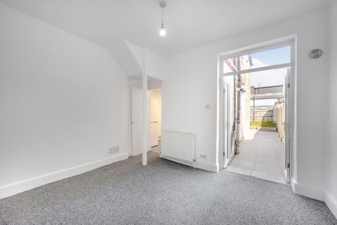 2 bedroom flat for sale, Howbury Road,  London, SE15