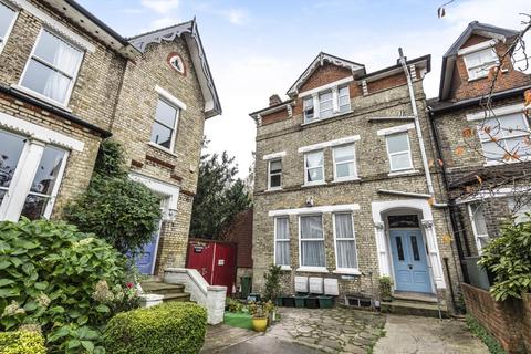 30 Avington Grove, London, SE20 8RY