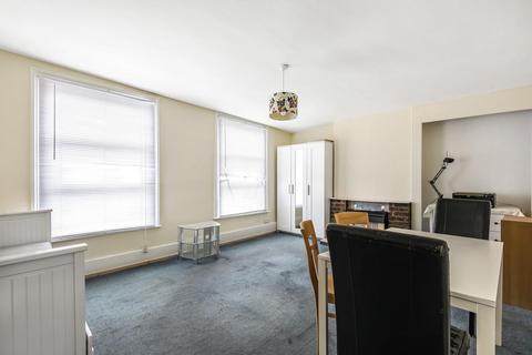 30 Avington Grove, London, SE20 8RY