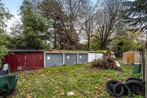 30 Avington Grove, London, SE20 8RY