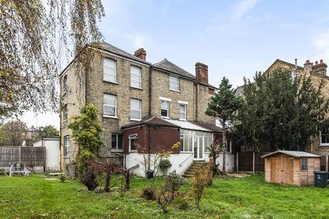 30 Avington Grove, London, SE20 8RY