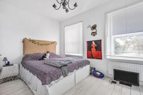 30 Avington Grove, London, SE20 8RY