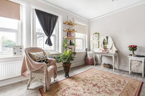 30 Avington Grove, London, SE20 8RY