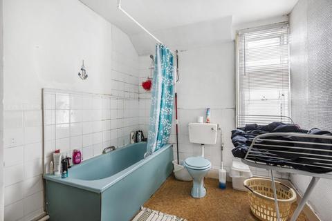 30 Avington Grove, London, SE20 8RY