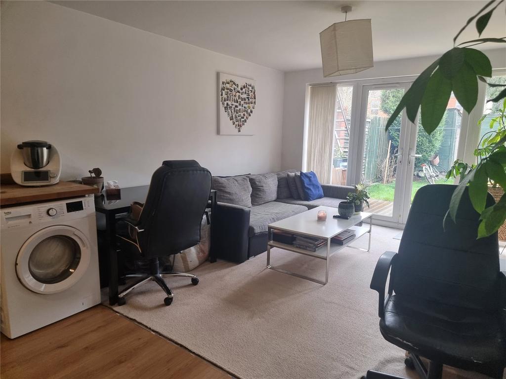 Heysham Road, Southampton, Hampshire, SO15 1 bed bungalow £795 pcm (£183 pw)
