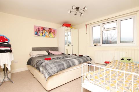 3 bedroom apartment for sale - Glanfelin Flats, Hawthorn, CF37 5LL