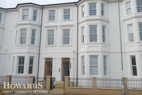 3 bedroom flat to rent, 10 Nelson Court, 21-24 Nelson Road South, Great Yarmouth NR30 3JL