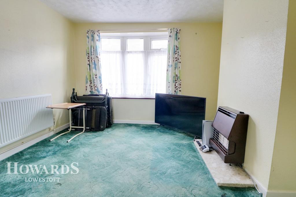 Southwell Road, Lowestoft 3 bed terraced house £150,000