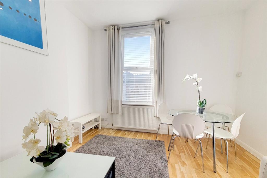 Apartment in London - View 5