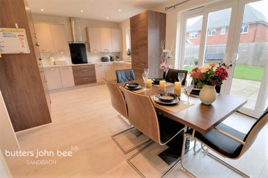 Moorland Road, Sandbach 4 bed detached house for sale £440,000