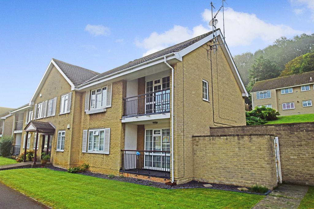 The Glade, Scarborough, North Yorkshire, YO11 2 bed apartment £640