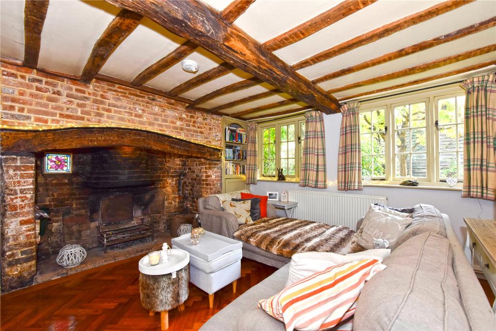 Beacon Hill, Penn, High Buckinghamshire, HP10 4 bed semi