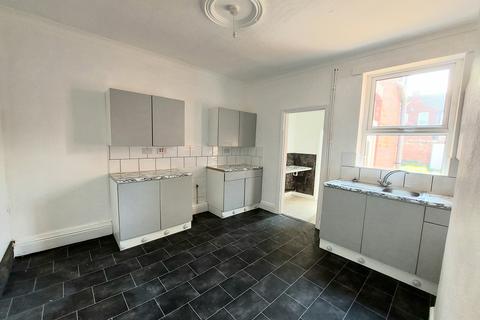 2 bedroom terraced house to rent, Furnival Road, Doncaster DN4