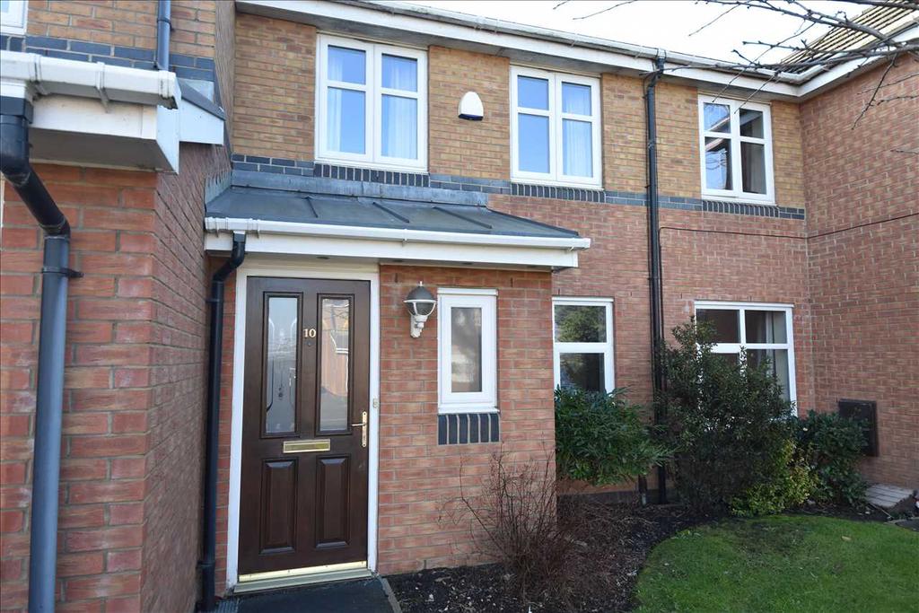 Pendle Close, Blackpool 2 bed house £675 pcm (£156 pw)