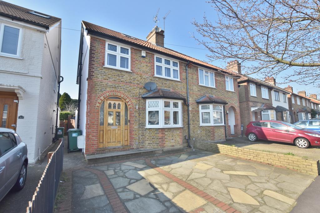 Bushey Mill Crescent, North Watford, WD24 4 bed semidetached house £