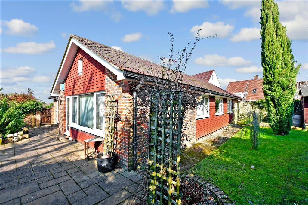 Sallows Shaw, Sole Street, Kent 3 bed detached bungalow £650,000
