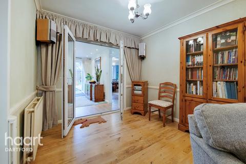 102 Alderney Road, Erith, DA8 2JD