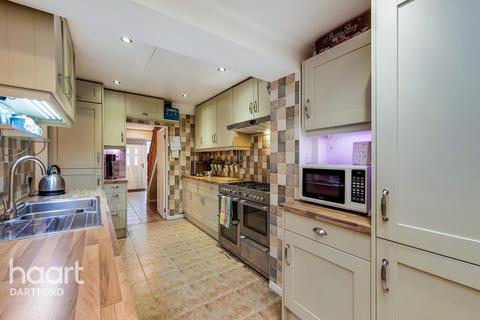 102 Alderney Road, Erith, DA8 2JD