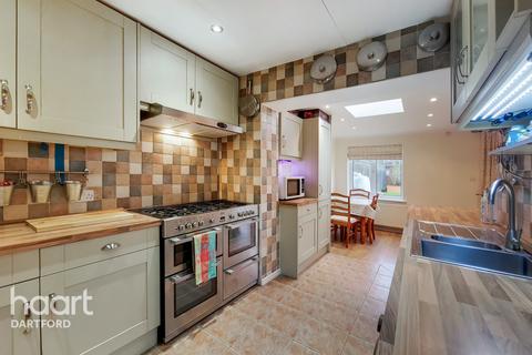 102 Alderney Road, Erith, DA8 2JD