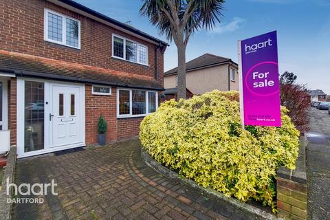 102 Alderney Road, Erith, DA8 2JD