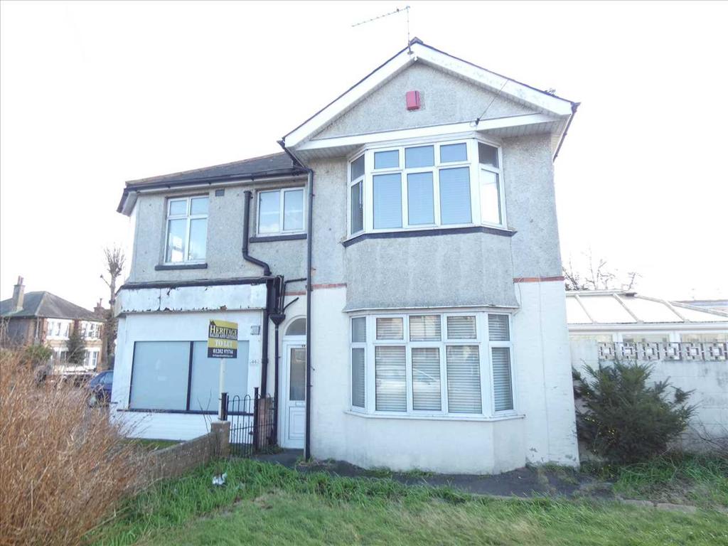 Charminster Avenue, Charminster... 4 bed £1,400 pcm (£323 pw)