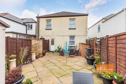 20a Leaphill Road, Bournemouth, BH7 6LU