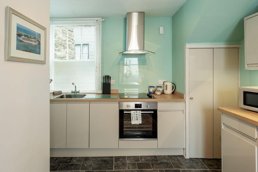 15 Higher Street kitchen