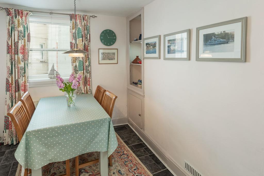 15 Higher Street kitchen