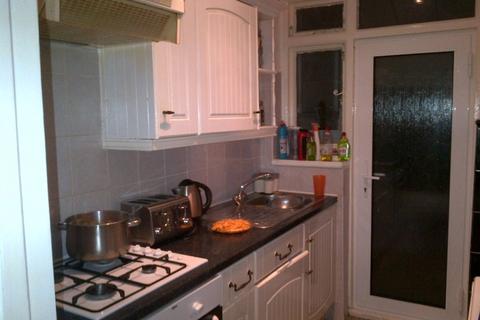 4 bedroom terraced house to rent, Mortlake Road,  Ilford, IG1