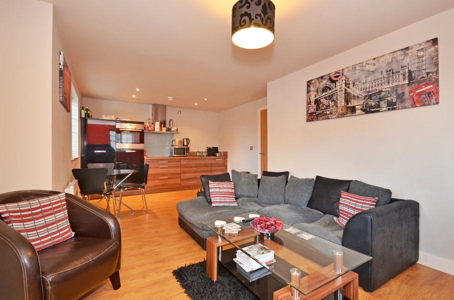 RUSSET HOUSE, BIRCH PARK, YORK, YO31 9PN 2 bed apartment £825 pcm (£190 pw)